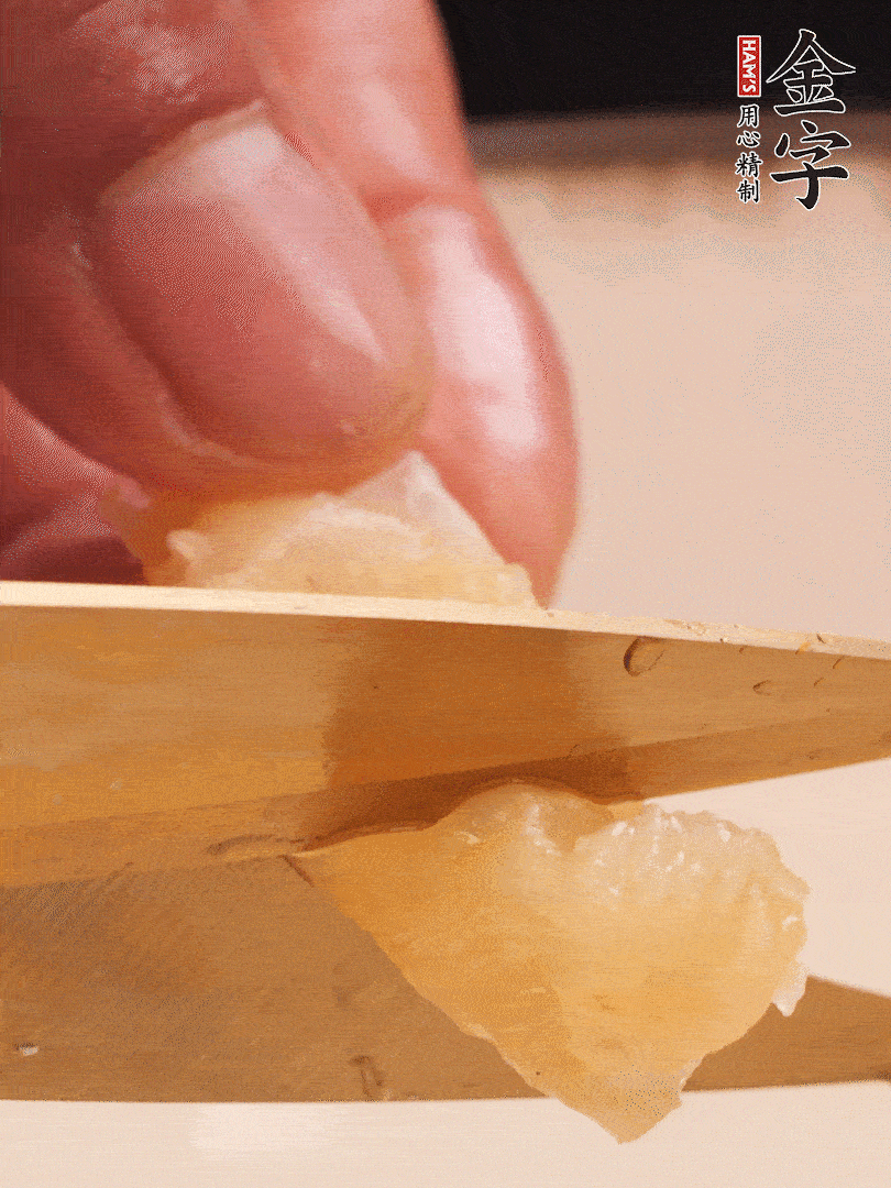 取出放入清水中，清洗表面，再剪成小段